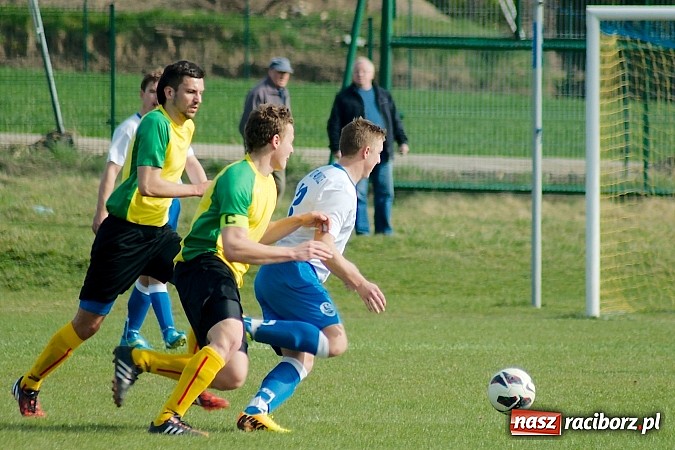Zdjęcie w galerii na portalu naszraciborz.pl: Derby Raciborza: Wymęczone zwycięstwo Brzezia wiadomości z regionu