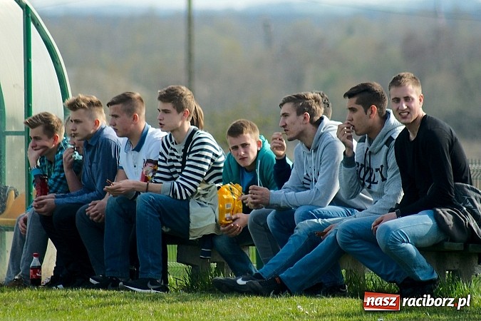 Zdjęcie w galerii na portalu naszraciborz.pl: Derby Raciborza: Wymęczone zwycięstwo Brzezia wiadomości z regionu