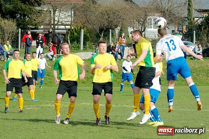 Zdjęcie w galerii na portalu naszraciborz.pl: Derby Raciborza: Wymęczone zwycięstwo Brzezia wiadomości z regionu