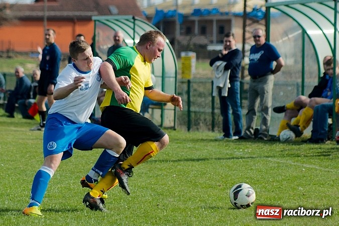 Zdjęcie w galerii na portalu naszraciborz.pl: Derby Raciborza: Wymęczone zwycięstwo Brzezia wiadomości z regionu
