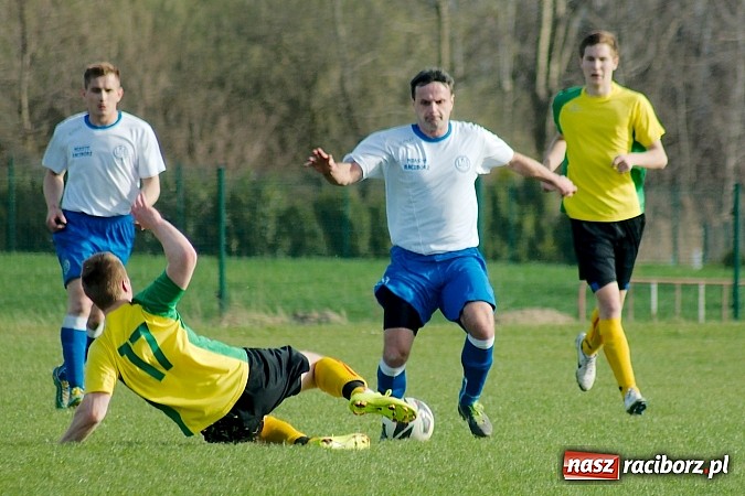 Zdjęcie w galerii na portalu naszraciborz.pl: Derby Raciborza: Wymęczone zwycięstwo Brzezia wiadomości z regionu