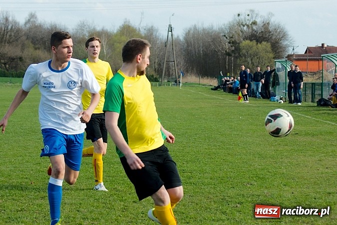 Zdjęcie w galerii na portalu naszraciborz.pl: Derby Raciborza: Wymęczone zwycięstwo Brzezia wiadomości z regionu