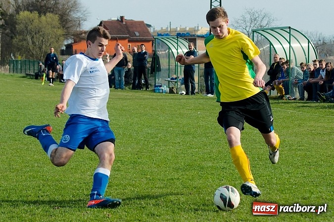 Zdjęcie w galerii na portalu naszraciborz.pl: Derby Raciborza: Wymęczone zwycięstwo Brzezia wiadomości z regionu