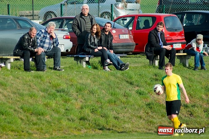 Zdjęcie w galerii na portalu naszraciborz.pl: Derby Raciborza: Wymęczone zwycięstwo Brzezia wiadomości z regionu