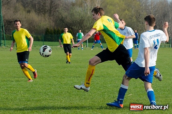 Zdjęcie w galerii na portalu naszraciborz.pl: Derby Raciborza: Wymęczone zwycięstwo Brzezia wiadomości z regionu