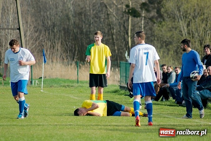 Zdjęcie w galerii na portalu naszraciborz.pl: Derby Raciborza: Wymęczone zwycięstwo Brzezia wiadomości z regionu