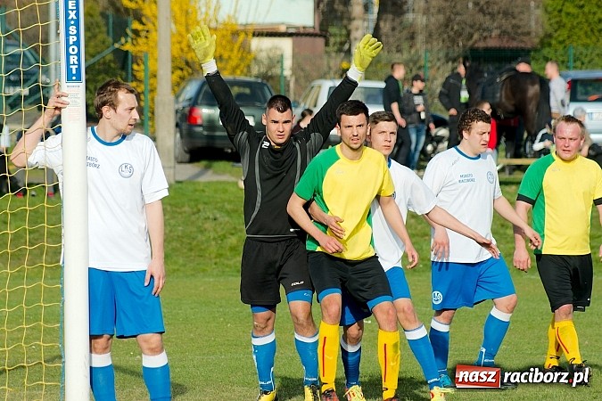 Zdjęcie w galerii na portalu naszraciborz.pl: Derby Raciborza: Wymęczone zwycięstwo Brzezia wiadomości z regionu