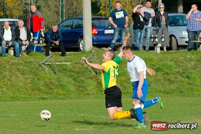 Zdjęcie w galerii na portalu naszraciborz.pl: Derby Raciborza: Wymęczone zwycięstwo Brzezia wiadomości z regionu
