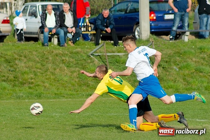 Zdjęcie w galerii na portalu naszraciborz.pl: Derby Raciborza: Wymęczone zwycięstwo Brzezia wiadomości z regionu