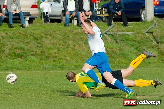 Zdjęcie w galerii na portalu naszraciborz.pl: Derby Raciborza: Wymęczone zwycięstwo Brzezia wiadomości z regionu
