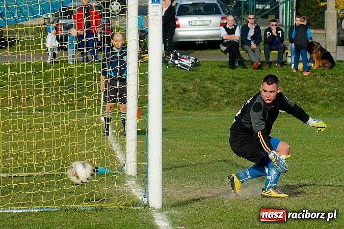 Zdjęcie w galerii na portalu naszraciborz.pl: Derby Raciborza: Wymęczone zwycięstwo Brzezia wiadomości z regionu