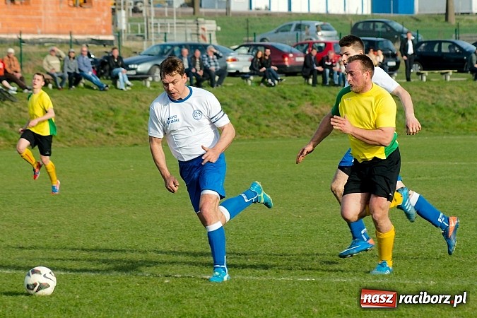 Zdjęcie w galerii na portalu naszraciborz.pl: Derby Raciborza: Wymęczone zwycięstwo Brzezia wiadomości z regionu
