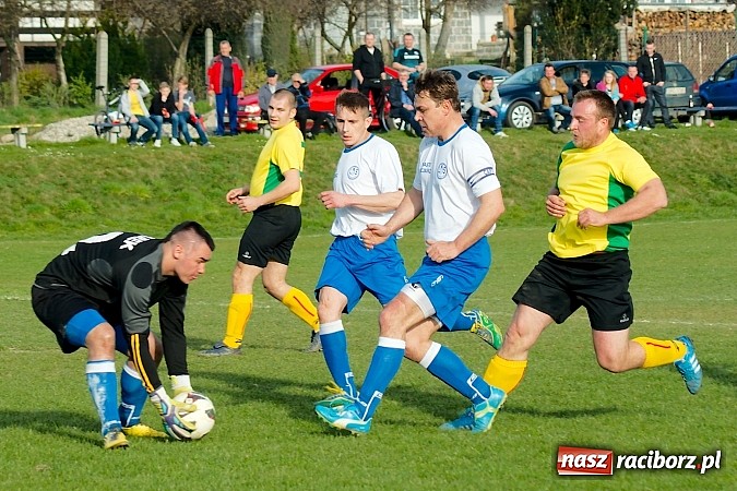 Zdjęcie w galerii na portalu naszraciborz.pl: Derby Raciborza: Wymęczone zwycięstwo Brzezia wiadomości z regionu