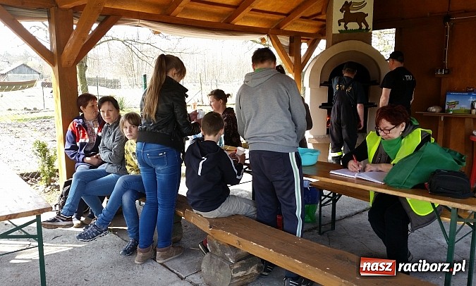 Zdjęcie w galerii na portalu naszraciborz.pl: W Rudzie Kozielskiej mieszkańcy sami porządkują wieś wiadomości z regionu