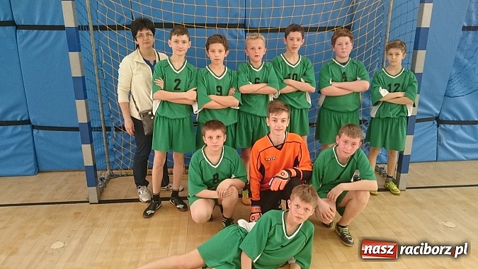 Zdjęcie w galerii na portalu naszraciborz.pl: Rejonowy finał mini piłki ręcznej chłopców wiadomości z regionu