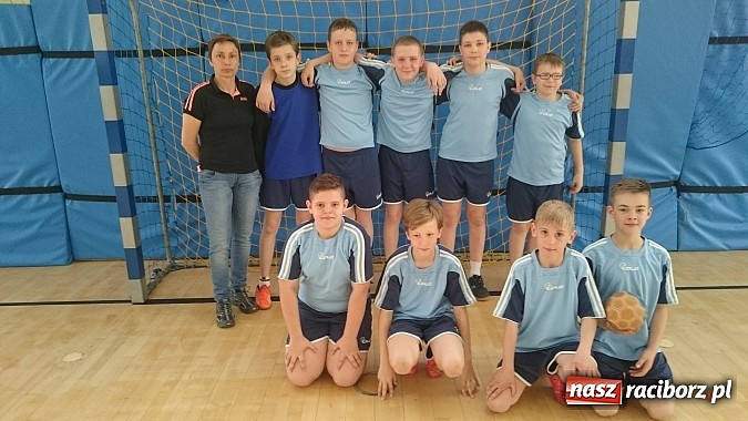 Zdjęcie w galerii na portalu naszraciborz.pl: Rejonowy finał mini piłki ręcznej chłopców wiadomości z regionu
