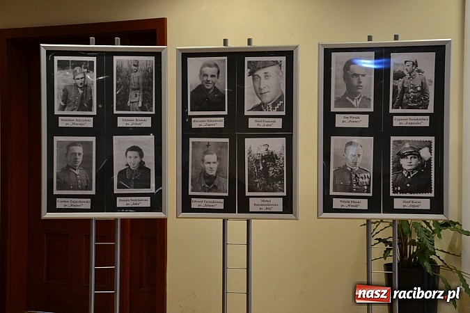 Zdjęcie w galerii na portalu naszraciborz.pl: 6. Przegląd Filmowy Echa Katynia, czyli spotkanie z historią na zamku wiadomości z regionu