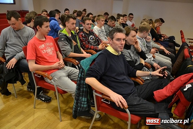 Zdjęcie w galerii na portalu naszraciborz.pl: 6. Przegląd Filmowy Echa Katynia, czyli spotkanie z historią na zamku wiadomości z regionu