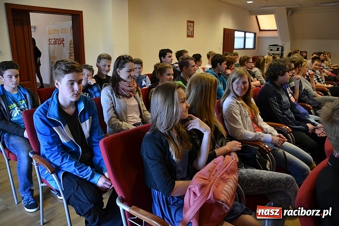 Zdjęcie w galerii na portalu naszraciborz.pl: 6. Przegląd Filmowy Echa Katynia, czyli spotkanie z historią na zamku wiadomości z regionu