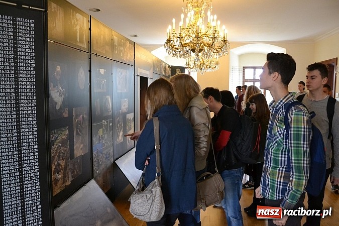 Zdjęcie w galerii na portalu naszraciborz.pl: 6. Przegląd Filmowy Echa Katynia, czyli spotkanie z historią na zamku wiadomości z regionu