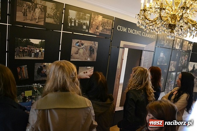 Zdjęcie w galerii na portalu naszraciborz.pl: 6. Przegląd Filmowy Echa Katynia, czyli spotkanie z historią na zamku wiadomości z regionu