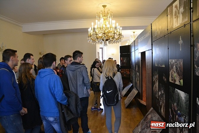 Zdjęcie w galerii na portalu naszraciborz.pl: 6. Przegląd Filmowy Echa Katynia, czyli spotkanie z historią na zamku wiadomości z regionu