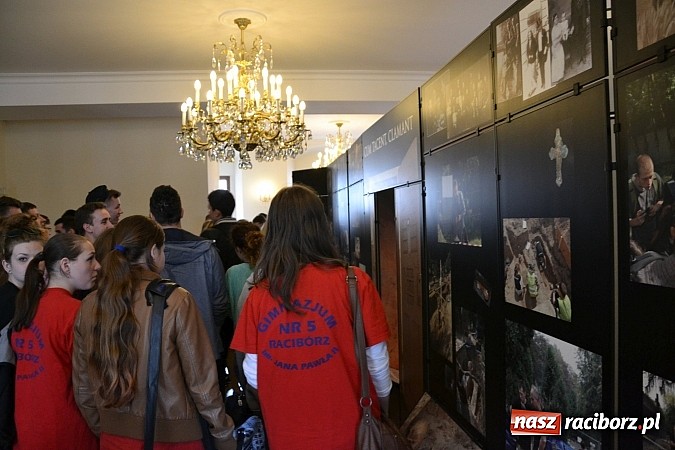 Zdjęcie w galerii na portalu naszraciborz.pl: 6. Przegląd Filmowy Echa Katynia, czyli spotkanie z historią na zamku wiadomości z regionu