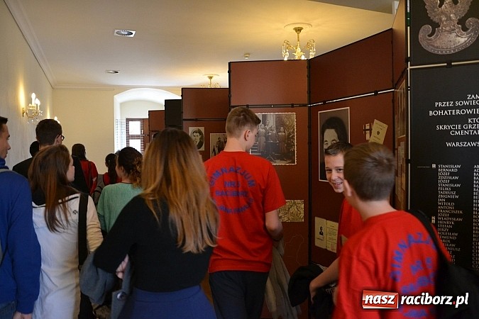 Zdjęcie w galerii na portalu naszraciborz.pl: 6. Przegląd Filmowy Echa Katynia, czyli spotkanie z historią na zamku wiadomości z regionu