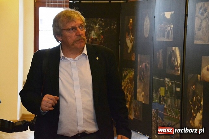 Zdjęcie w galerii na portalu naszraciborz.pl: 6. Przegląd Filmowy Echa Katynia, czyli spotkanie z historią na zamku wiadomości z regionu