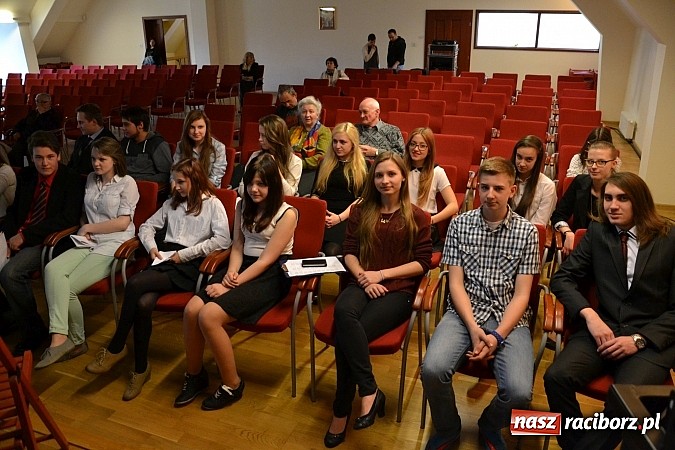 Zdjęcie w galerii na portalu naszraciborz.pl: 6. Przegląd Filmowy Echa Katynia, czyli spotkanie z historią na zamku wiadomości z regionu