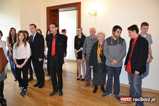 Zdjęcie w galerii na portalu naszraciborz.pl: 6. Przegląd Filmowy Echa Katynia, czyli spotkanie z historią na zamku wiadomości z regionu