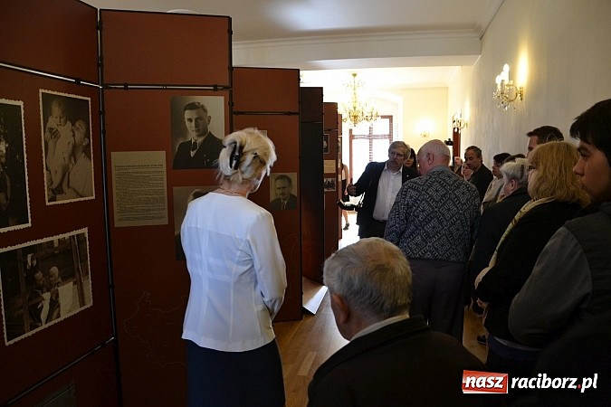 Zdjęcie w galerii na portalu naszraciborz.pl: 6. Przegląd Filmowy Echa Katynia, czyli spotkanie z historią na zamku wiadomości z regionu