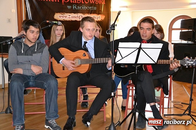 Zdjęcie w galerii na portalu naszraciborz.pl: 6. Przegląd Filmowy Echa Katynia, czyli spotkanie z historią na zamku wiadomości z regionu