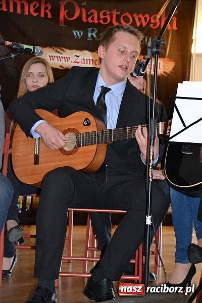 Zdjęcie w galerii na portalu naszraciborz.pl: 6. Przegląd Filmowy Echa Katynia, czyli spotkanie z historią na zamku wiadomości z regionu