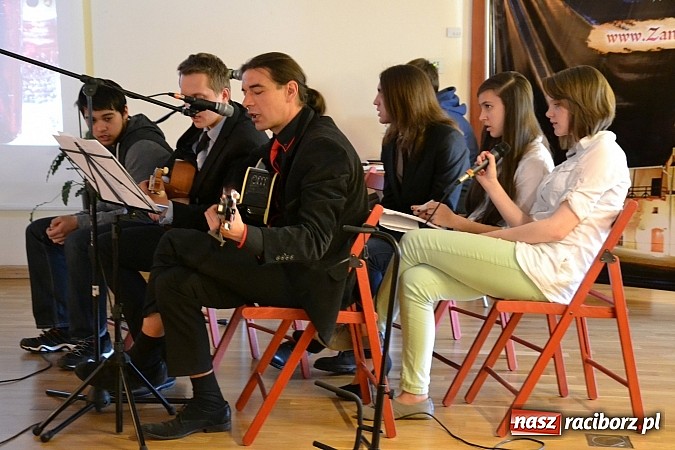 Zdjęcie w galerii na portalu naszraciborz.pl: 6. Przegląd Filmowy Echa Katynia, czyli spotkanie z historią na zamku wiadomości z regionu