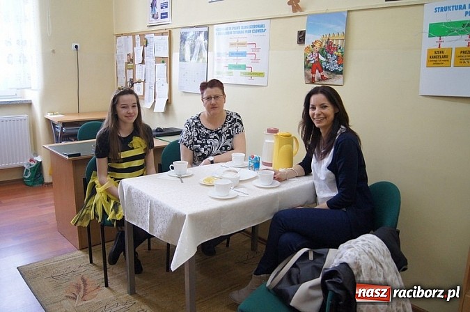 Zdjęcie w galerii na portalu naszraciborz.pl: Mistrzowie literowania spotkali się w Czw&oacute;rce wiadomości z regionu