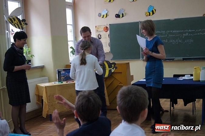 Zdjęcie w galerii na portalu naszraciborz.pl: Mistrzowie literowania spotkali się w Czw&oacute;rce wiadomości z regionu