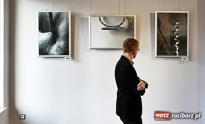 Zdjęcie w galerii na portalu naszraciborz.pl: FOTON świętuje jubileusz 10-lecia w rydułtowskiej Galerii Sztuki wiadomości z regionu