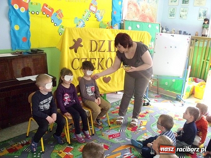 Zdjęcie w galerii na portalu naszraciborz.pl: Uśmiech w kostkach - Przedszkole nr 5 obchodziło Dzień Czekolady wiadomości z regionu
