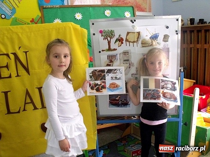 Zdjęcie w galerii na portalu naszraciborz.pl: Uśmiech w kostkach - Przedszkole nr 5 obchodziło Dzień Czekolady wiadomości z regionu