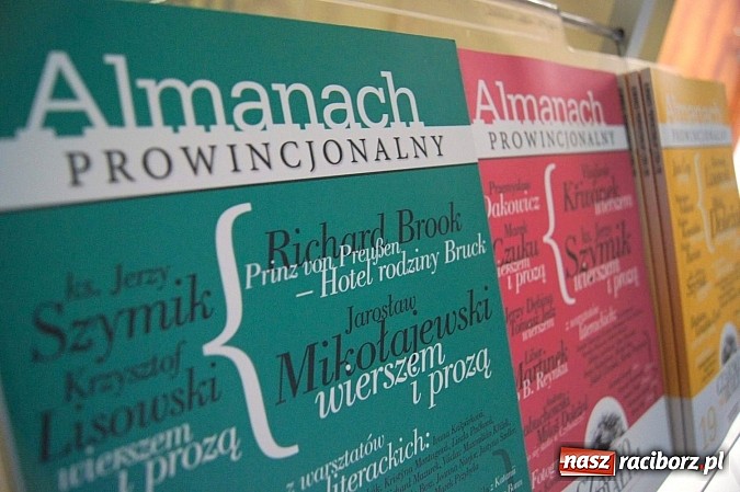Zdjęcie w galerii na portalu naszraciborz.pl: Muzyka, poezja i fotografia na promocji Almanachu wiadomości z regionu