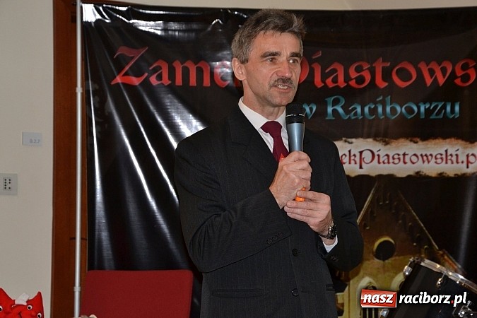 Zdjęcie w galerii na portalu naszraciborz.pl: Na zamku pasowano honorowych krwiodawc&oacute;w z raciborskiego Mechanika wiadomości z regionu