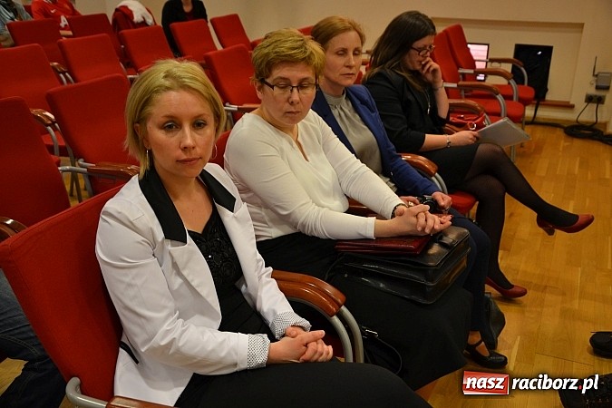 Zdjęcie w galerii na portalu naszraciborz.pl: Na zamku pasowano honorowych krwiodawc&oacute;w z raciborskiego Mechanika wiadomości z regionu