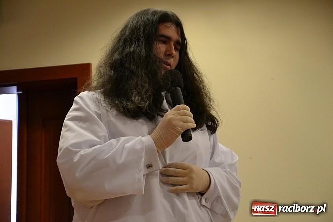 Zdjęcie w galerii na portalu naszraciborz.pl: Na zamku pasowano honorowych krwiodawc&oacute;w z raciborskiego Mechanika wiadomości z regionu