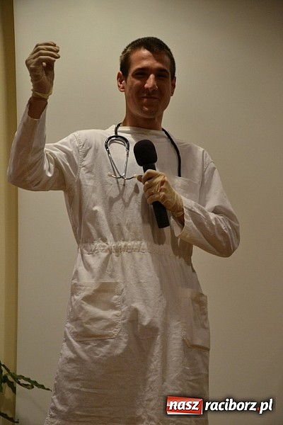 Zdjęcie w galerii na portalu naszraciborz.pl: Na zamku pasowano honorowych krwiodawc&oacute;w z raciborskiego Mechanika wiadomości z regionu