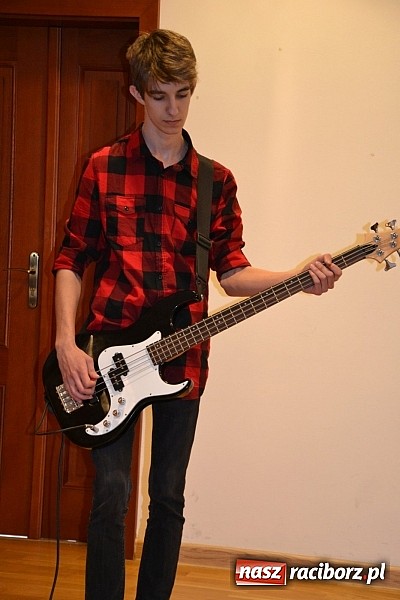 Zdjęcie w galerii na portalu naszraciborz.pl: Na zamku pasowano honorowych krwiodawc&oacute;w z raciborskiego Mechanika wiadomości z regionu