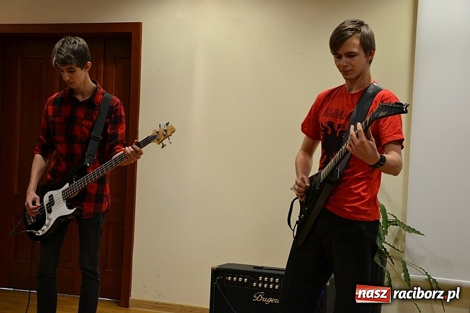 Zdjęcie w galerii na portalu naszraciborz.pl: Na zamku pasowano honorowych krwiodawc&oacute;w z raciborskiego Mechanika wiadomości z regionu