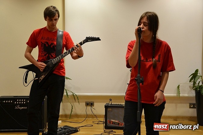 Zdjęcie w galerii na portalu naszraciborz.pl: Na zamku pasowano honorowych krwiodawc&oacute;w z raciborskiego Mechanika wiadomości z regionu