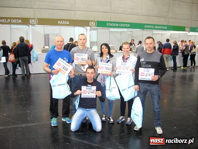 Zdjęcie w galerii na portalu naszraciborz.pl: Ekipa z Raciborza przebiegła Vienna Marathon! wiadomości z regionu