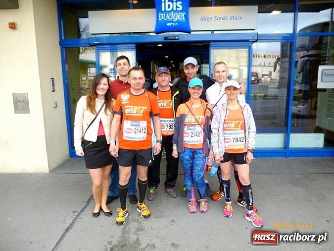 Zdjęcie w galerii na portalu naszraciborz.pl: Ekipa z Raciborza przebiegła Vienna Marathon! wiadomości z regionu